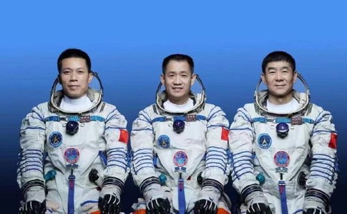 全红婵教航天员在太空做运动